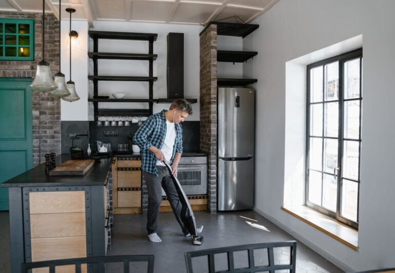 Les meilleurs aspirateurs verticaux (2026)
