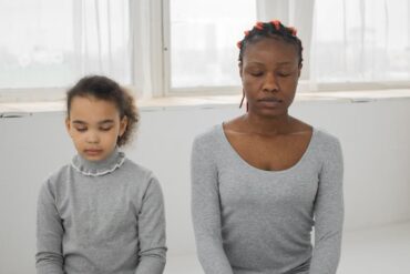 Gérer le stress parental en 2026 : techniques éprouvées